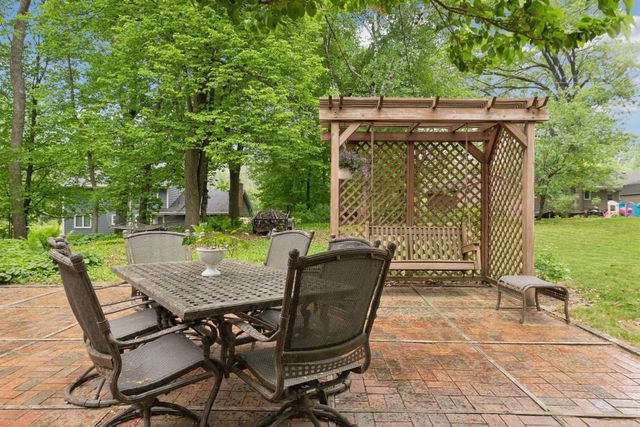 615 Narcissus Lane N, Plymouth, MN 55447