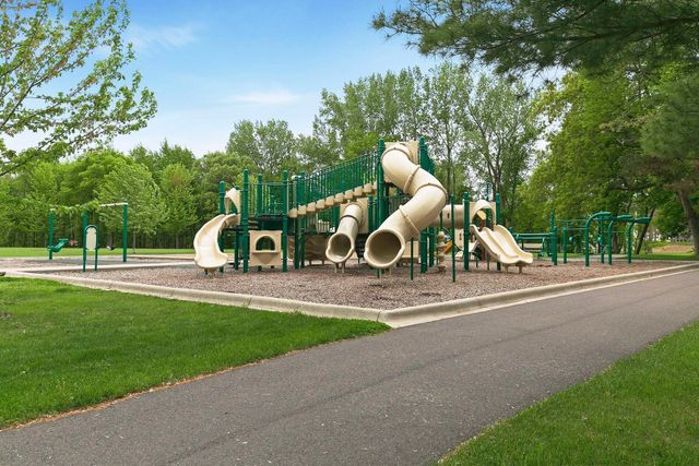 615 Narcissus Lane N, Plymouth, MN 55447