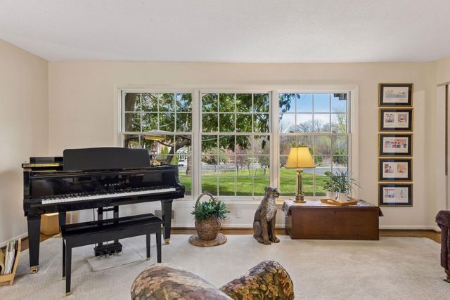 615 Narcissus Lane N, Plymouth, MN 55447