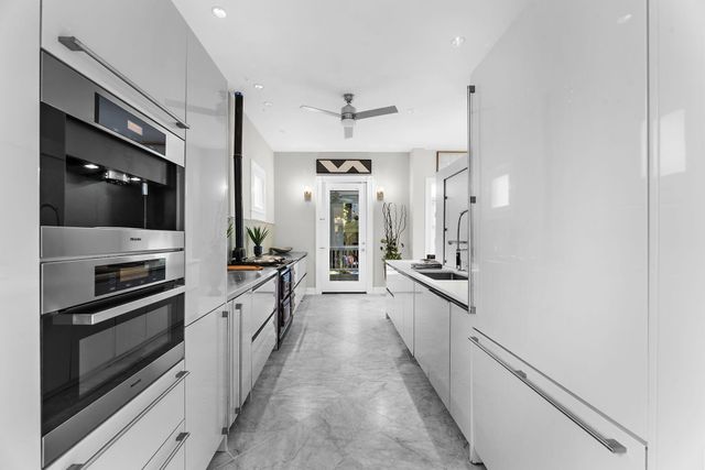 6 Rutledge Avenue, Charleston, SC 29401