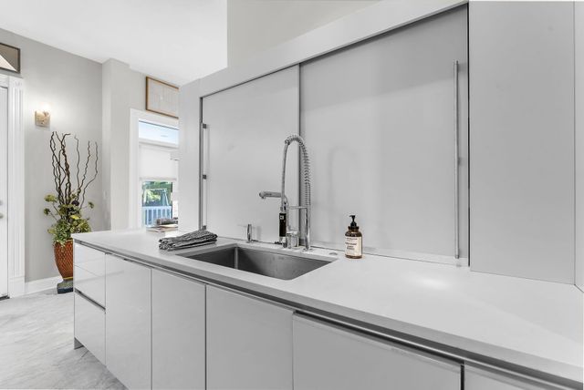 6 Rutledge Avenue, Charleston, SC 29401