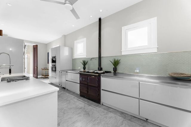 6 Rutledge Avenue, Charleston, SC 29401
