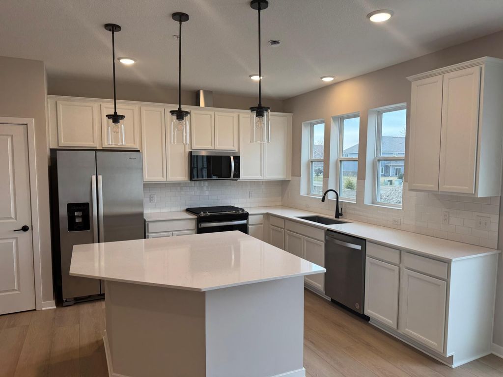 21940 Harvest Avenue, Rogers, MN 55374