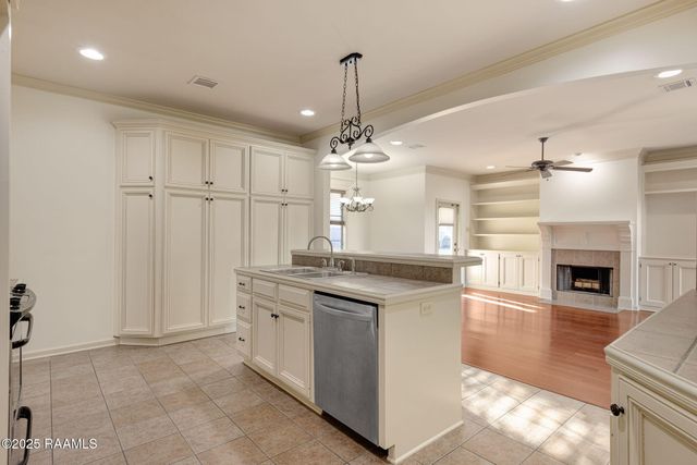 312 Quiet Meadows Circle, Youngsville, LA 70592