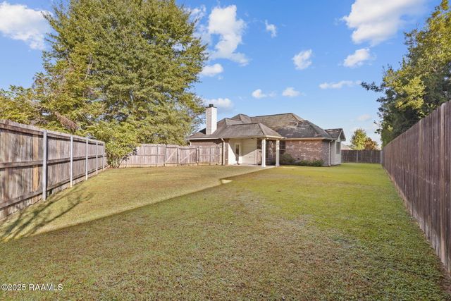 312 Quiet Meadows Circle, Youngsville, LA 70592