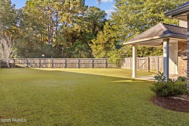312 Quiet Meadows Circle, Youngsville, LA 70592