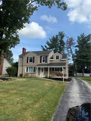 2533 Coblentz Drive, Poland, OH 44514