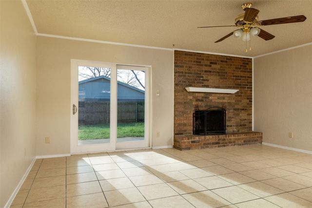 551 Rockledge Drive, Saginaw, TX 76179