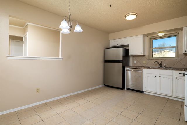 551 Rockledge Drive, Saginaw, TX 76179