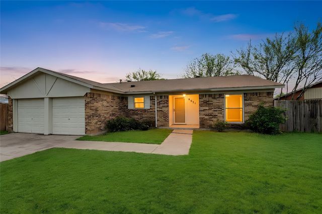 551 Rockledge Drive, Saginaw, TX 76179