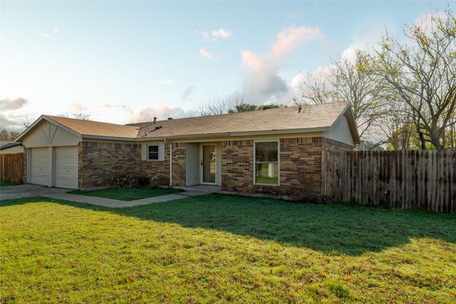 551 Rockledge Drive, Saginaw, TX 76179