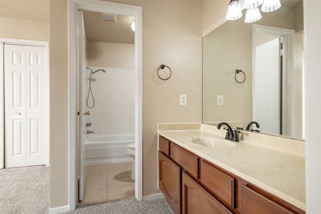 551 Rockledge Drive, Saginaw, TX 76179