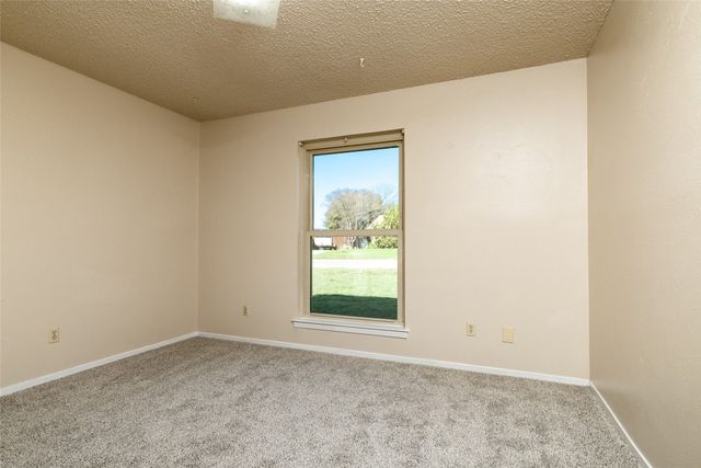 551 Rockledge Drive, Saginaw, TX 76179