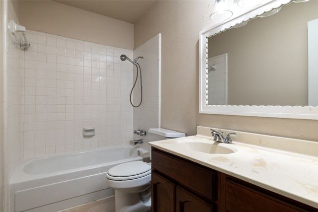 551 Rockledge Drive, Saginaw, TX 76179