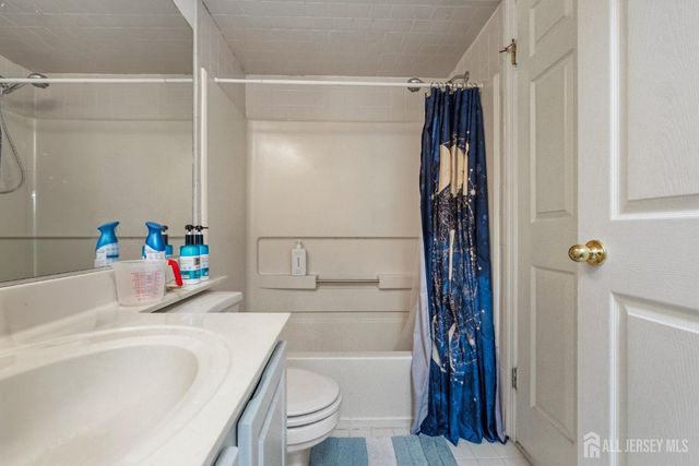 1131 Waterford Drive, Edison, NJ 08817