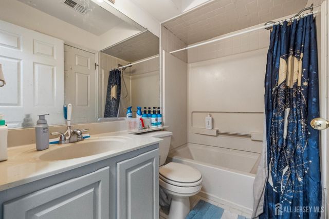 1131 Waterford Drive, Edison, NJ 08817