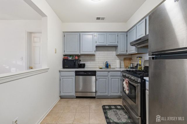 1131 Waterford Drive, Edison, NJ 08817