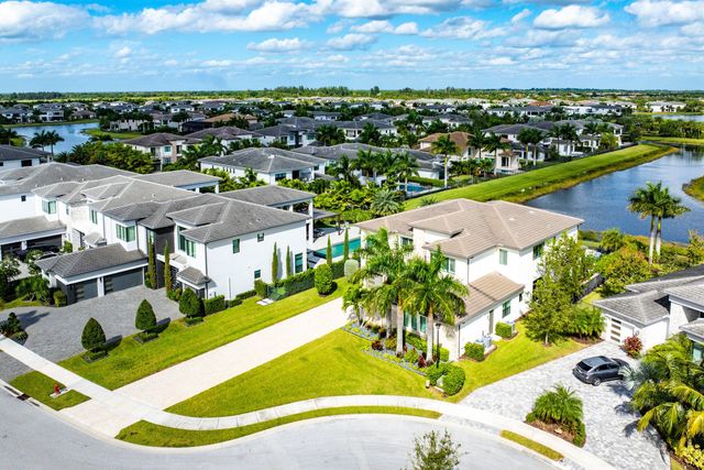 9569 Vescovato Way, Boca Raton, FL 33496