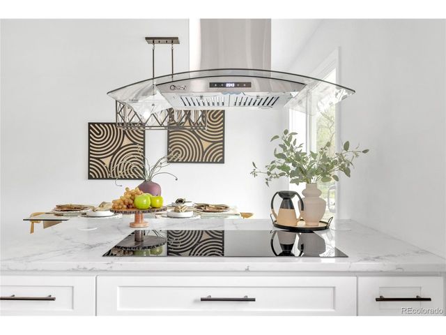 3320 W Saratoga Ave, Englewood, CO 80110