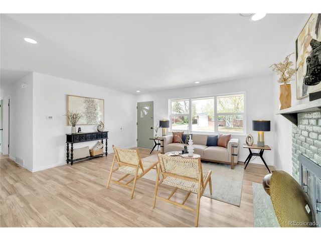 3320 W Saratoga Ave, Englewood, CO 80110