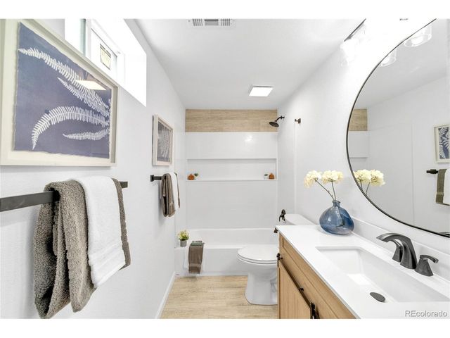 3320 W Saratoga Ave, Englewood, CO 80110