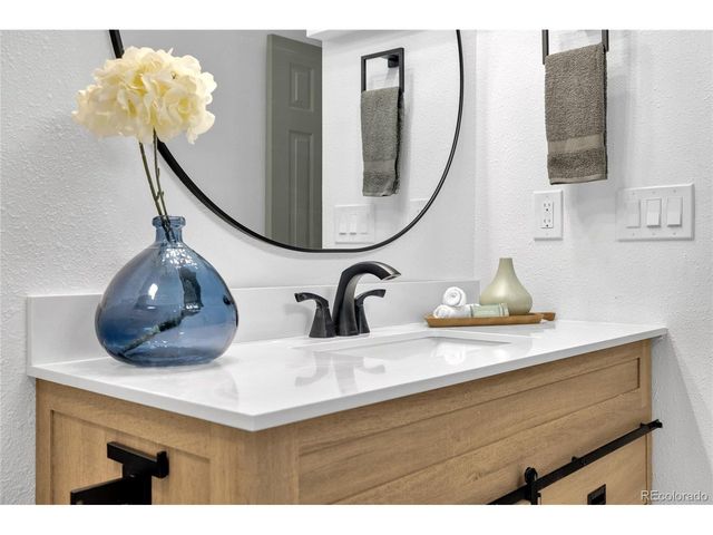 3320 W Saratoga Ave, Englewood, CO 80110