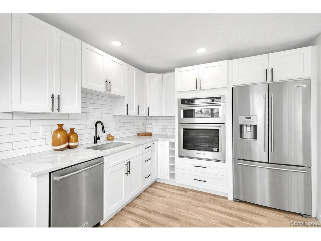 3320 W Saratoga Ave, Englewood, CO 80110