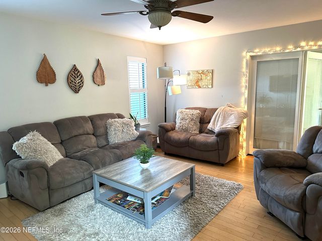 483 11TH Avenue S, Jacksonville Beach, FL 32250