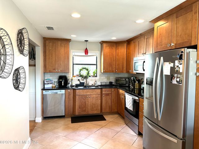 483 11TH Avenue S, Jacksonville Beach, FL 32250