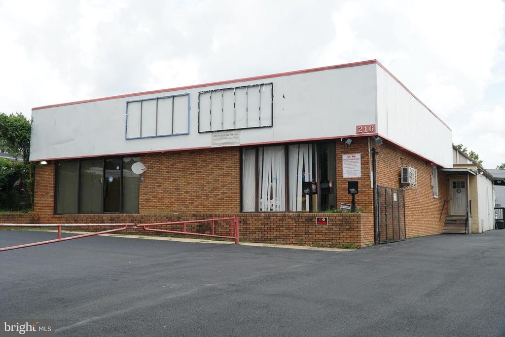 216 WEST HAMPTON AVE, Capitol Heights, MD 20743
