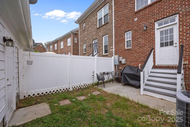 16944 Summers Walk Boulevard, Davidson, NC 28036