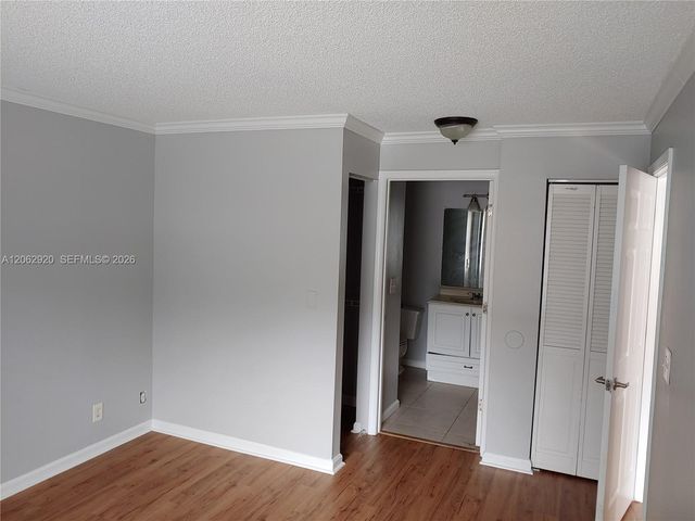 5060 Sanctuary Way E, West Palm Beach, FL 33417