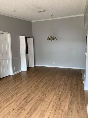 5060 Sanctuary Way E, West Palm Beach, FL 33417