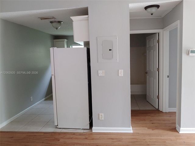 5060 Sanctuary Way E, West Palm Beach, FL 33417