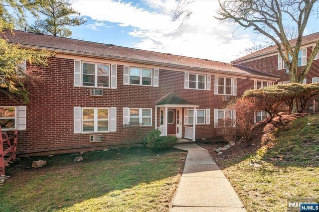 100 Pierson Miller Drive F32, Pompton Lakes, NJ 07442