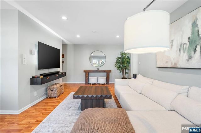 100 Pierson Miller Drive F32, Pompton Lakes, NJ 07442