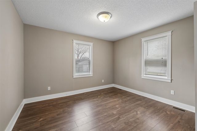 2500 59th Street, Des Moines, IA 50322
