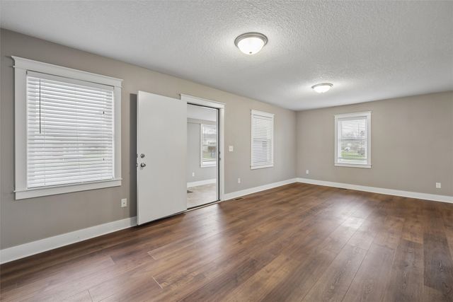 2500 59th Street, Des Moines, IA 50322