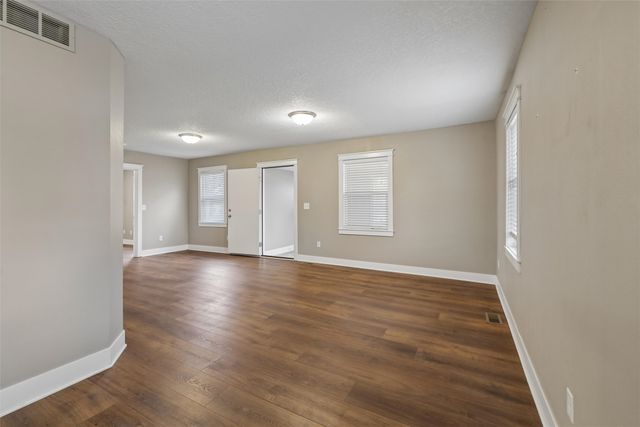 2500 59th Street, Des Moines, IA 50322