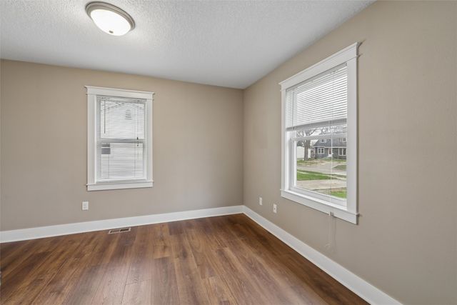 2500 59th Street, Des Moines, IA 50322
