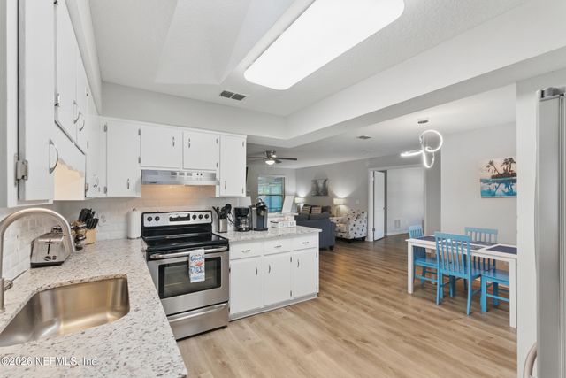 3517 SEAFOAM Lane, Jacksonville, FL 32250