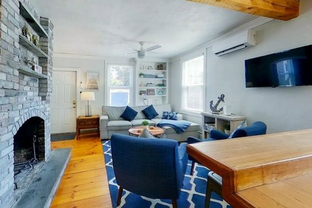 5 Stewart Street, Newport, RI 02840