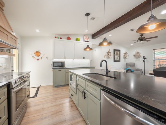 614 W 3rd Street, Mcgregor, TX 76657