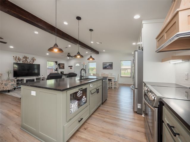 614 W 3rd Street, Mcgregor, TX 76657