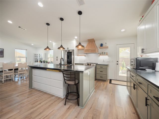 614 W 3rd Street, Mcgregor, TX 76657