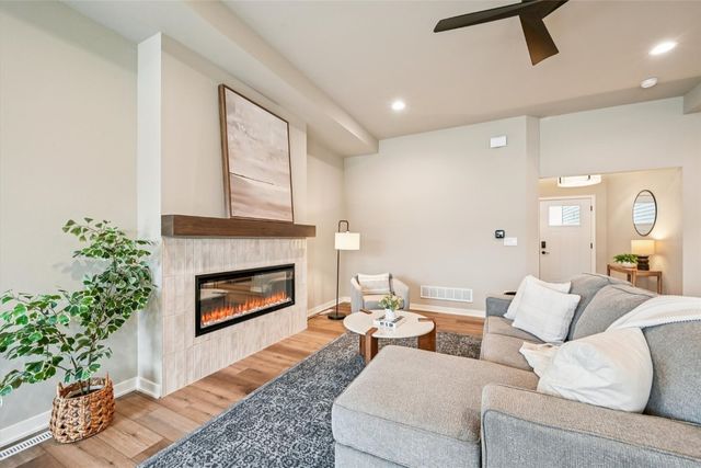 1209 Tallgrass Trail, Solon, IA 52333