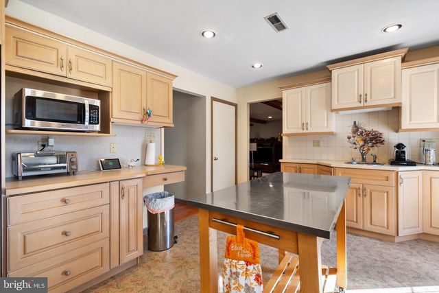 888 SPRUCE CIR, Harleysville, PA 19438