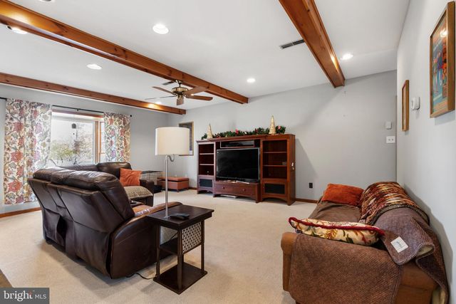 888 SPRUCE CIR, Harleysville, PA 19438