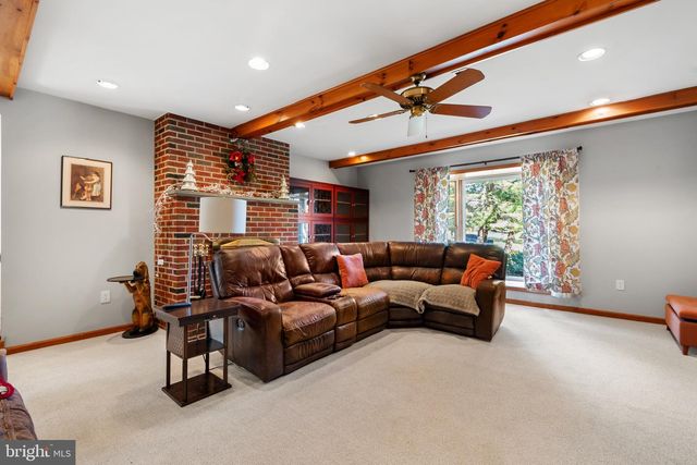 888 SPRUCE CIR, Harleysville, PA 19438