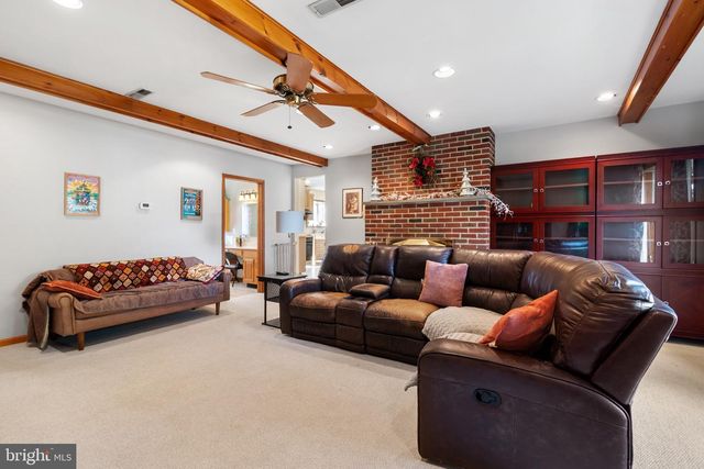 888 SPRUCE CIR, Harleysville, PA 19438